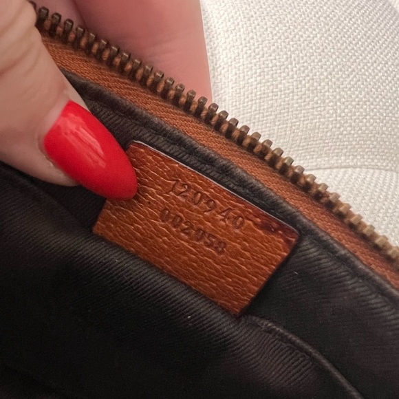 ✨ VINTAGE GUCCI MONOGRAM PURSE ✨ - Picture 6 of 7